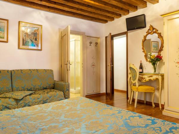 Hotel Al Vagon : photo 7 de la chambre chambre double supérieure - vue sur canal