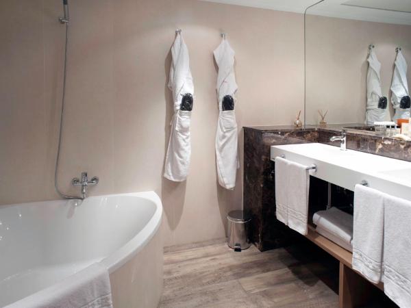 El Avenida Palace : photo 6 de la chambre suite sagrada familia