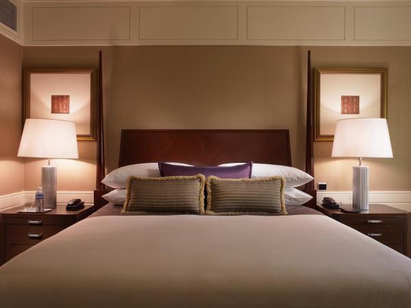 The Leela Mumbai : photo 4 de la chambre deluxe suite with complimentary airport transfer, lounge access,complimentary usage of meeting room for two hours per stay