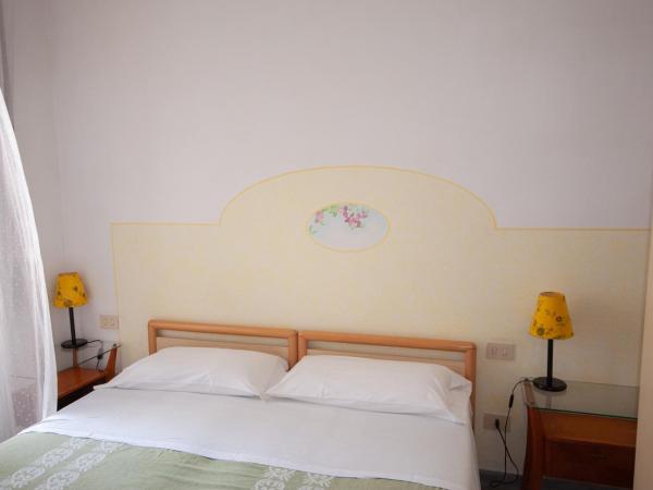 Hotel Villa Cecilia : photo 5 de la chambre chambre double ou lits jumeaux Économique