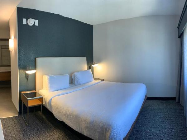 Courtyard by Marriott Charlotte Ballantyne : photo 2 de la chambre chambre lit king-size
