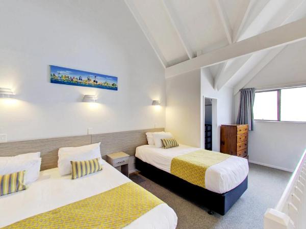 Arista of Rotorua : photo 9 de la chambre appartement familial en duplex avec bain à remous