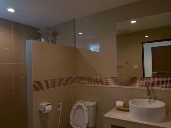 Nakara Long Beach Resort - SHA Extra Plus : photo 3 de la chambre bungalow supérieur