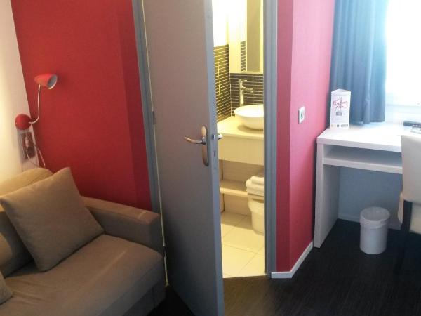Kyriad Quimper Sud : photo 3 de la chambre chambre double avec 1 lit junior (10 ans et moins) 
