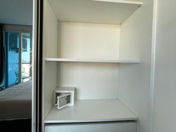 Centara芭提雅市中心水系豪华公寓614 : photo 3 de la chambre appartement avec balcon