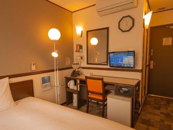 Toyoko Inn Shin-Osaka Chuo-guchi Honkan : photo 6 de la chambre chambre double pour occupation simple - fumeurs