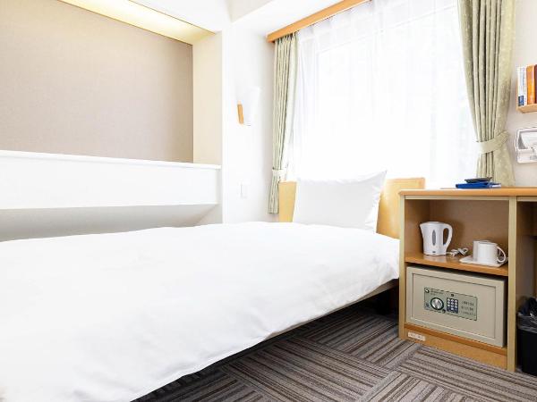 Toyoko Inn Hokkaido Sapporo Susukino Kosaten : photo 3 de la chambre chambre lits jumeaux accessible aux personnes à mobilité réduite - non-fumeurs