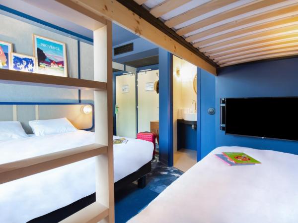 greet hotel Salon de Provence : photo 7 de la chambre chambre familiale pop - 4 personnes