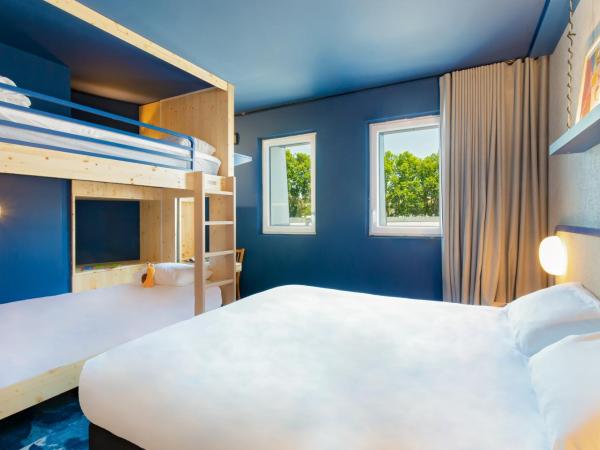 greet hotel Salon de Provence : photo 6 de la chambre chambre familiale pop - 4 personnes