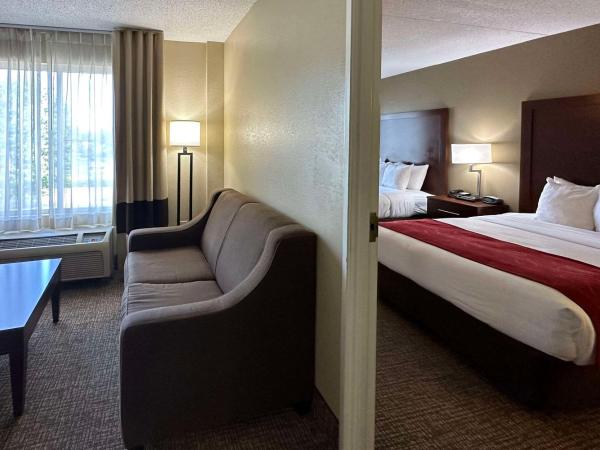 Comfort Suites Airport : photo 3 de la chambre suite 2 lits queen-size - non-fumeurs
