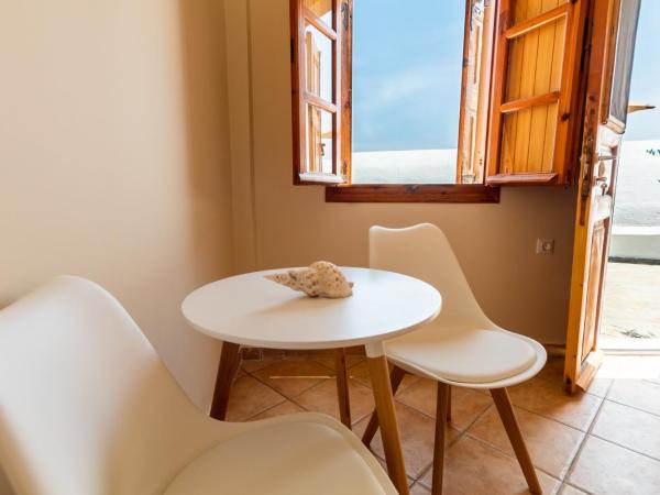 Ostria Caldera Studios : photo 3 de la chambre chambre deluxe