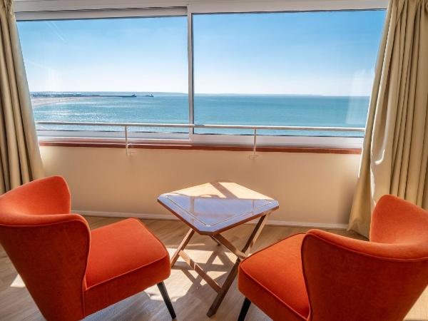 LOGIS HOTEL - La Petite Rade : photo 4 de la chambre chambre double confort - vue sur mer