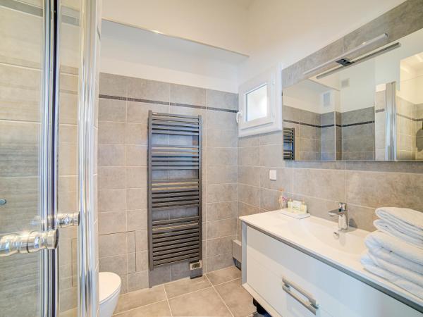 Le Limas : photo 3 de la chambre suite junior - vue sur canal