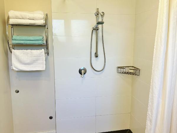 Red Rock Thermal Motel - Mineral Pool : photo 8 de la chambre appartement familial supérieur - 4