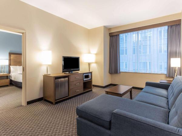 La Quinta by Wyndham Chicago Downtown : photo 5 de la chambre suite lit king-size – non-fumeurs