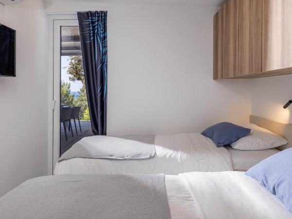 Porton Nature Hideouts : photo 5 de la chambre maison de vacances familiale 1 module avec piscine