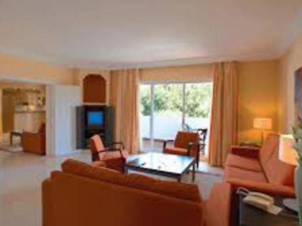 Ona - Marbella - Elviria Playa - Suite Apartamento para 6 en jardines del Hotel Don Carlos 5GL : photo 2 de la chambre appartement deluxe