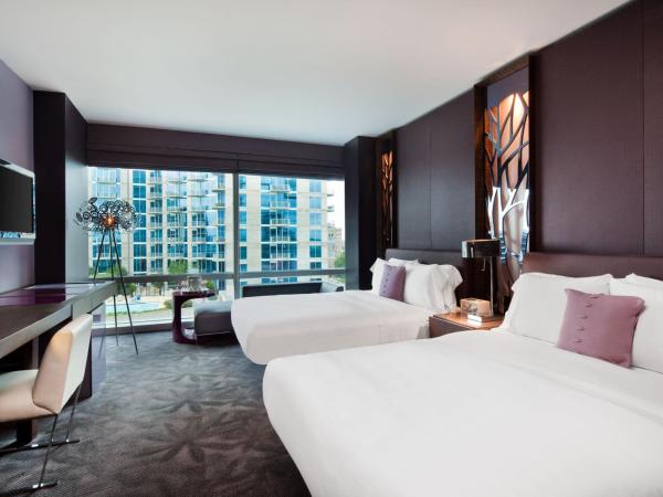 W Atlanta Downtown : photo 5 de la chambre chambre avec 2 grands lits queen-size
