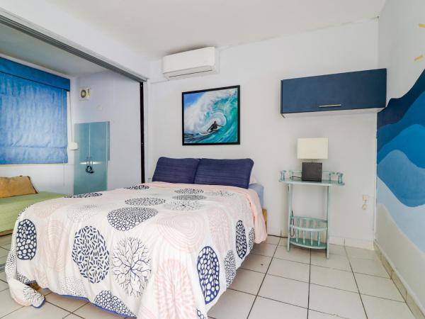 Hostal en El Centro LaKiwa : photo 7 de la chambre chambre double avec salle de bains commune