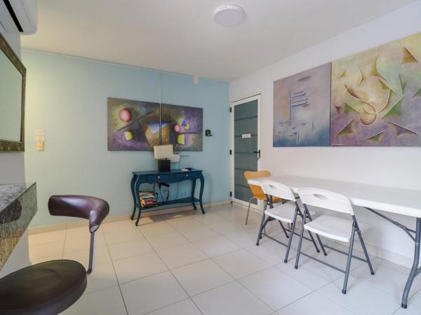 Hostal en El Centro LaKiwa : photo 1 de la chambre chambre double avec salle de bains privative