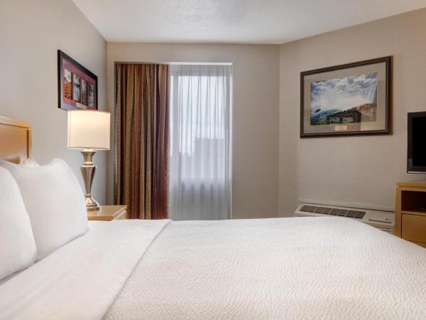 Days Inn by Wyndham Niagara Falls Near The Falls : photo 5 de la chambre chambre lit king-size - non-fumeurs