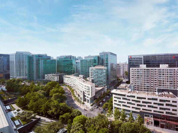 The Ritz-Carlton Beijing, Financial Street : photo 6 de la chambre chambre lit king-size deluxe - vue sur ville