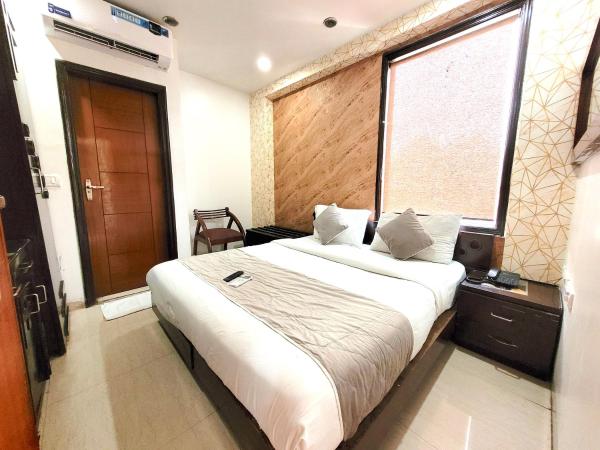 Hotel The Daanish Residency - Karol Bagh : photo 8 de la chambre chambre double ou lits jumeaux