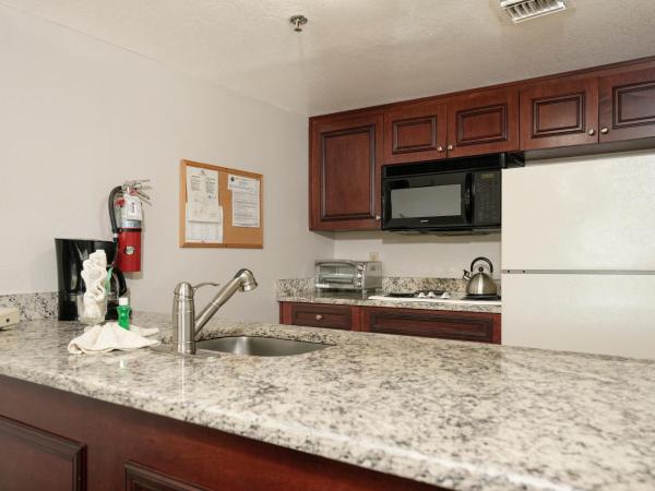 Parc Corniche Condominium Suites : photo 6 de la chambre suite 1 chambre deluxe avec balcon