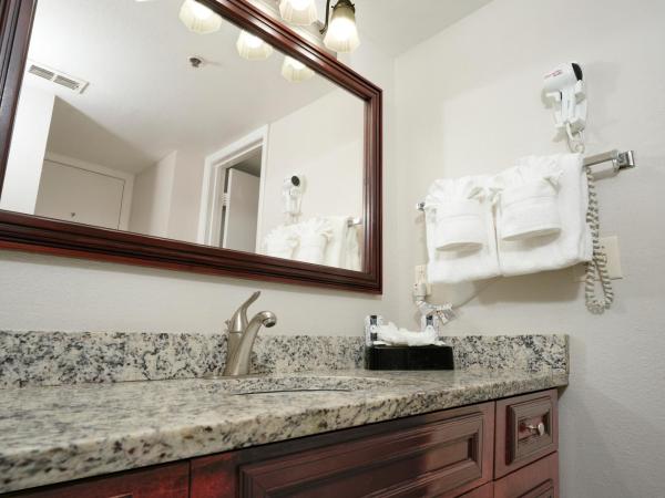 Parc Corniche Condominium Suites : photo 7 de la chambre suite 1 chambre deluxe avec balcon