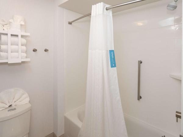 Hampton Inn & Suites Nashville-Green Hills : photo 5 de la chambre suite lit king-size non-fumeurs avec cuisine