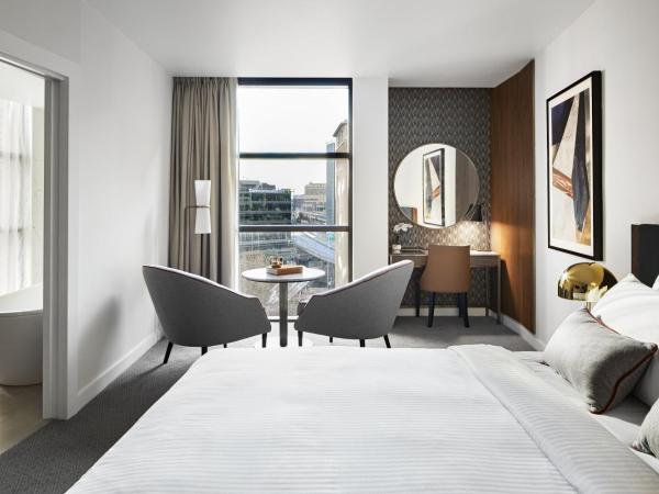 Crowne Plaza Sydney Darling Harbour, an IHG Hotel : photo 6 de la chambre suite junior