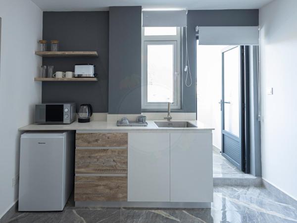 O'Beach Boutique Studios : photo 2 de la chambre chambre double avec balcon