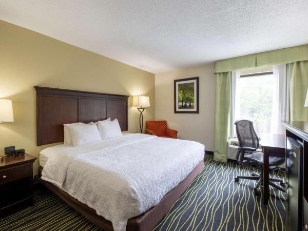 Hampton Inn Columbia I-26/Harbison Blvd : photo 2 de la chambre king room with accessible tub - mobility and hearing access/non-smoking