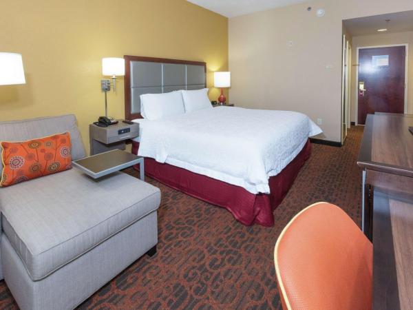 Hampton Inn & Suites Jacksonville-Airport : photo 2 de la chambre chambre lit king-size - non-fumeurs