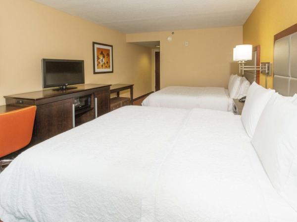 Hampton Inn & Suites Jacksonville-Airport : photo 3 de la chambre chambre 2 lits queen-size - non-fumeurs