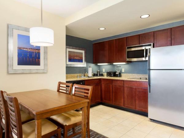 Homewood Suites by Hilton San Diego Airport-Liberty Station : photo 4 de la chambre suite 2 chambres - non-fumeurs