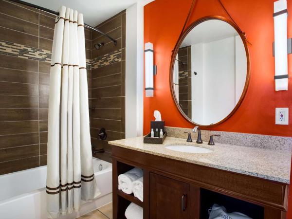 The Emily Morgan Hotel - A DoubleTree by Hilton : photo 10 de la chambre chambre avec 2 grands lits queen-size