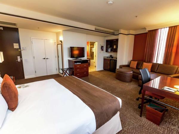 The Emily Morgan Hotel - A DoubleTree by Hilton : photo 3 de la chambre chambre lit king-size avec canapé-lit