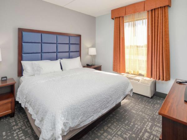 Hampton Inn Louisville Northeast : photo 3 de la chambre suite lit king-size - non-fumeurs 