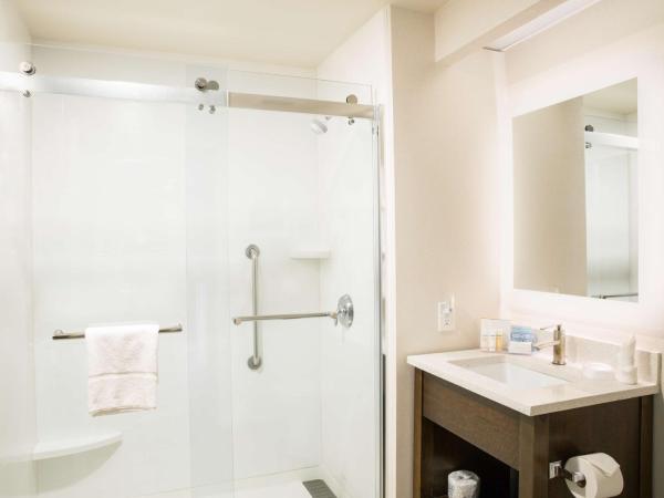 Hampton Inn & Suites Seattle-Downtown : photo 4 de la chambre studio lit queen-size avec cuisine