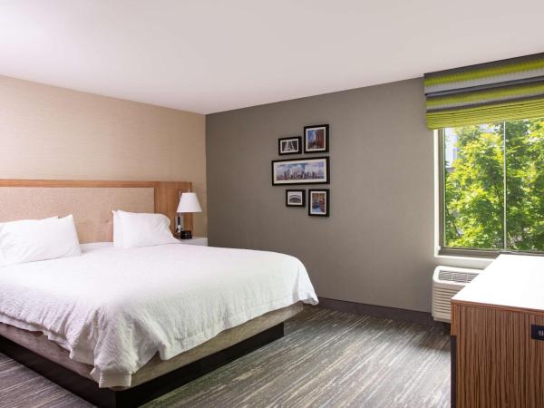Hampton Inn & Suites Seattle-Downtown : photo 1 de la chambre chambre lit king-size exécutive avec canapé-lit - non-fumeurs