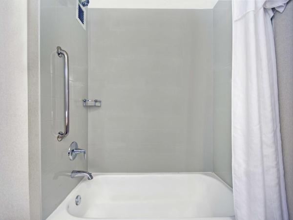 Homewood Suites by Hilton Seattle Downtown : photo 5 de la chambre studio lit king-size - vue sur baie - non-fumeurs