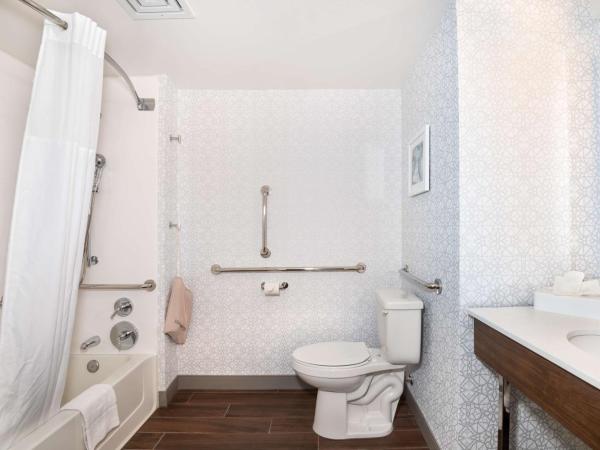 Hampton Inn Tucson-Airport : photo 1 de la chambre chambre lit king-size avec canapé-lit - non-fumeurs