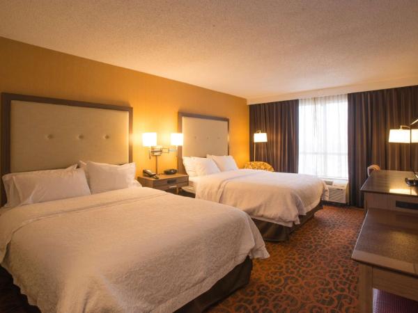 Hampton Inn Toronto-Mississauga West : photo 1 de la chambre chambre 2 lits queen-size - non-fumeurs