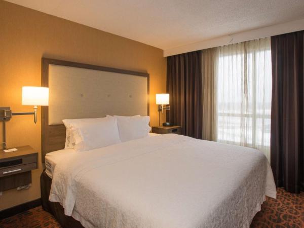 Hampton Inn Toronto-Mississauga West : photo 2 de la chambre suite 1 chambre lit king-size - non-fumeurs