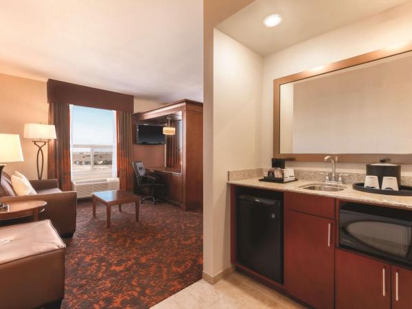 Hampton Inn by Hilton Edmonton South : photo 3 de la chambre studio lit king-size avec canapé-lit - non-fumeurs