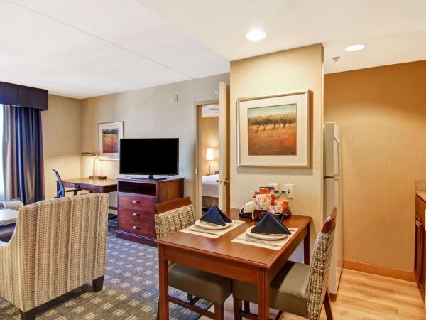 Homewood Suites by Hilton Toronto Mississauga : photo 2 de la chambre suite 1 chambre lit king-size premium - non-fumeurs