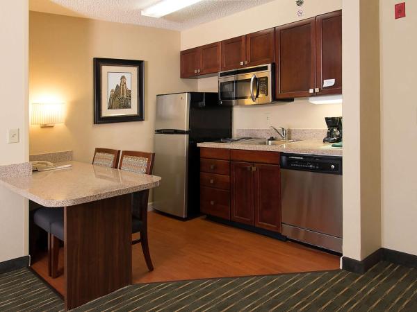 Homewood Suites by Hilton Toronto Airport Corporate Centre : photo 2 de la chambre suite 1 chambre avec 2 lits queen-size - non-fumeurs