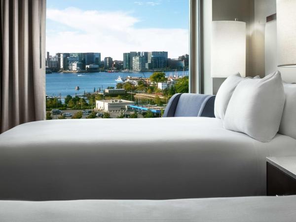 Hilton Boston Logan Airport : photo 3 de la chambre chambre affaires avec 2 lits queen-size - non-fumeurs