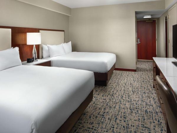 Hilton Boston Logan Airport : photo 4 de la chambre chambre affaires avec 2 lits queen-size - non-fumeurs